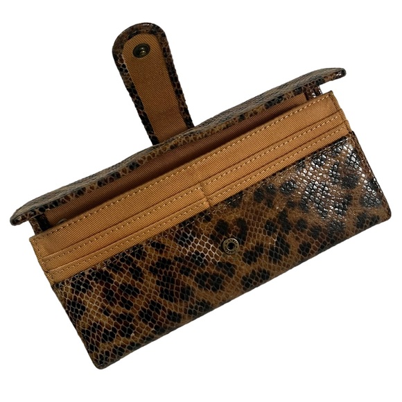 HOBO INTERNACIONAL Snakeskin Wallet - Picture 4 of 8